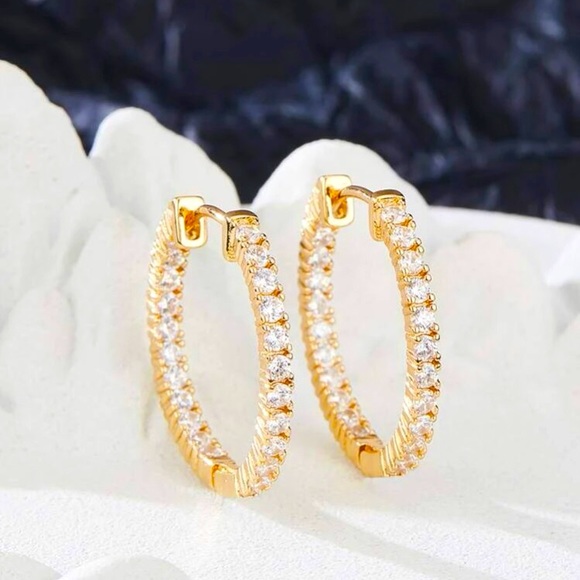 👑NEW GOLD HOOP EARRINGS! - Picture 1 of 3